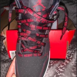 Worn twice sit in closet , box broke during moving so no box sorry !